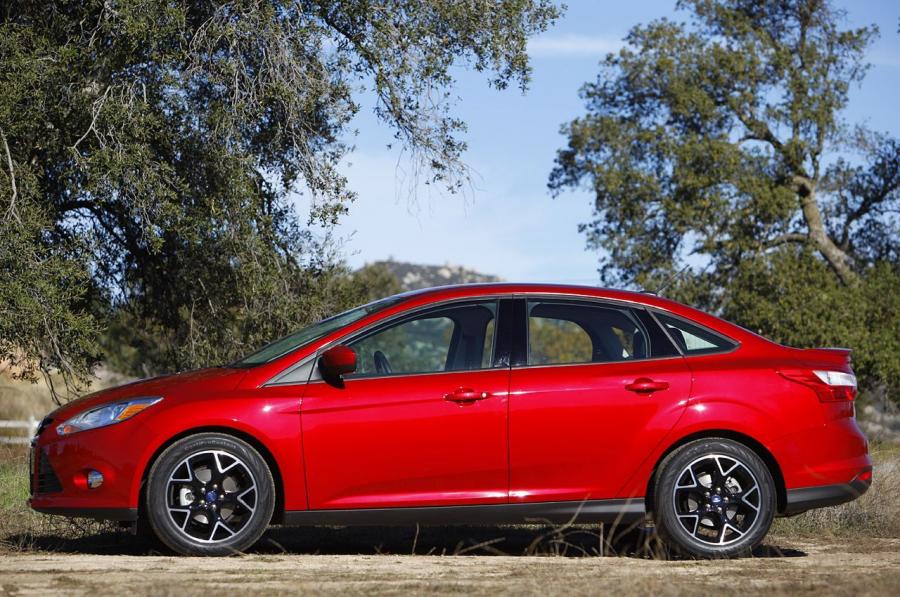  Ford Focus 2012 года  (фото 42 из 62)